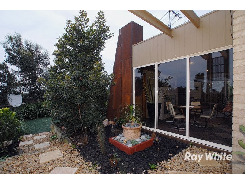 42 Yellowbox Crescent, Lyndhurst VIC 3975