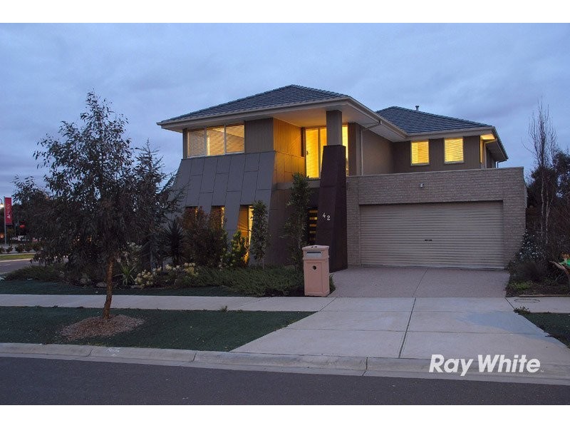 42 Yellowbox Crescent, Lyndhurst VIC 3975
