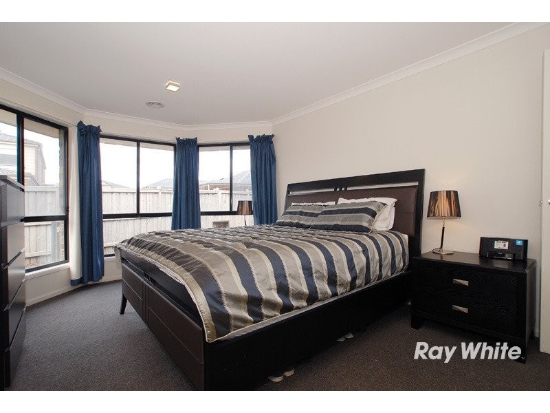 58 Westmoreland Avenue, Cranbourne VIC 3977