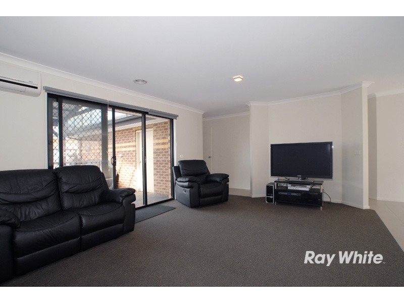 58 Westmoreland Avenue, Cranbourne VIC 3977