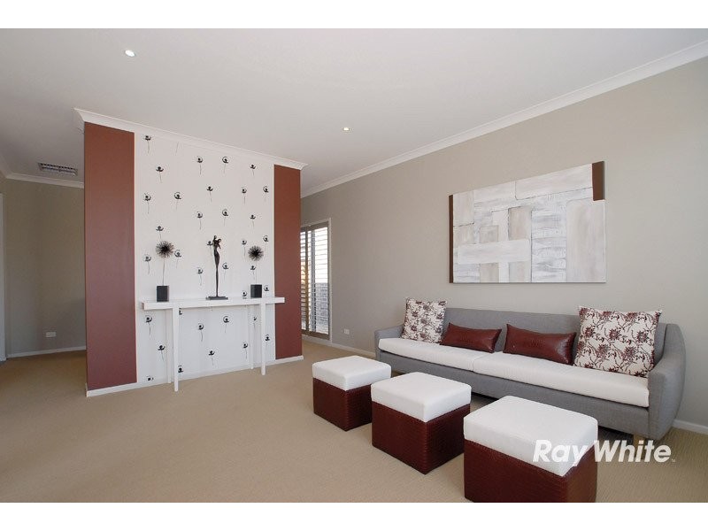 4 Torney Street, Cranbourne East VIC 3977