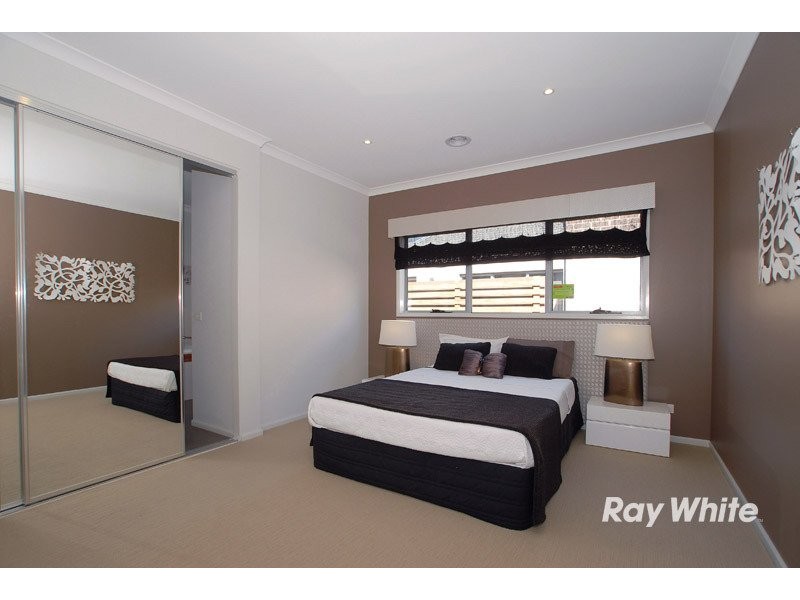 4 Torney Street, Cranbourne East VIC 3977