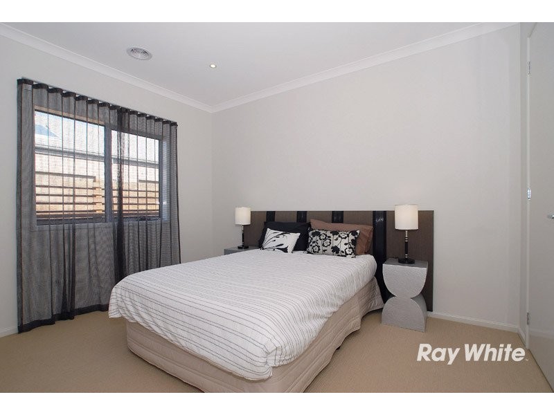 4 Torney Street, Cranbourne East VIC 3977