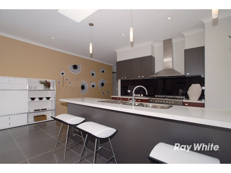 4 Torney Street, Cranbourne East VIC 3977