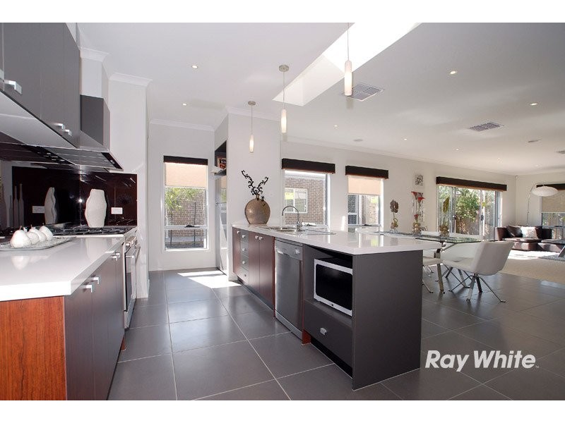 4 Torney Street, Cranbourne East VIC 3977