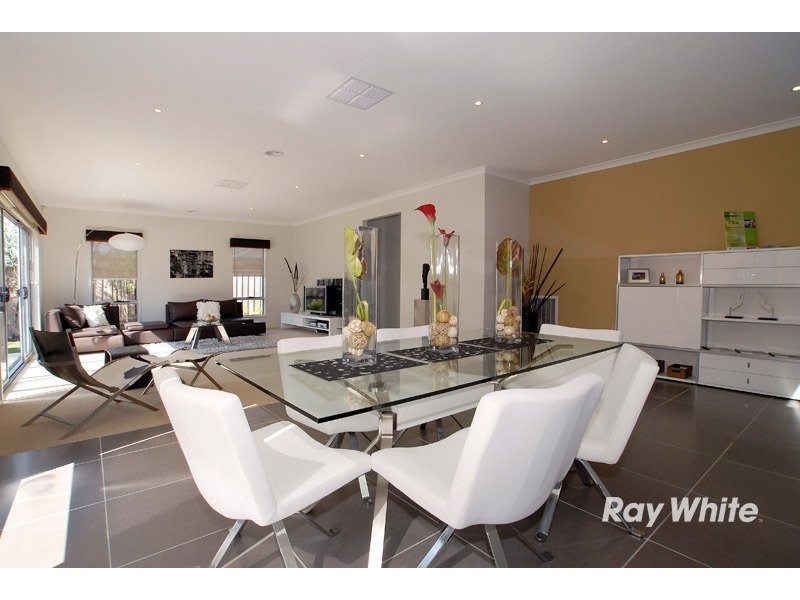 4 Torney Street, Cranbourne East VIC 3977