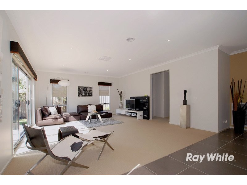 4 Torney Street, Cranbourne East VIC 3977