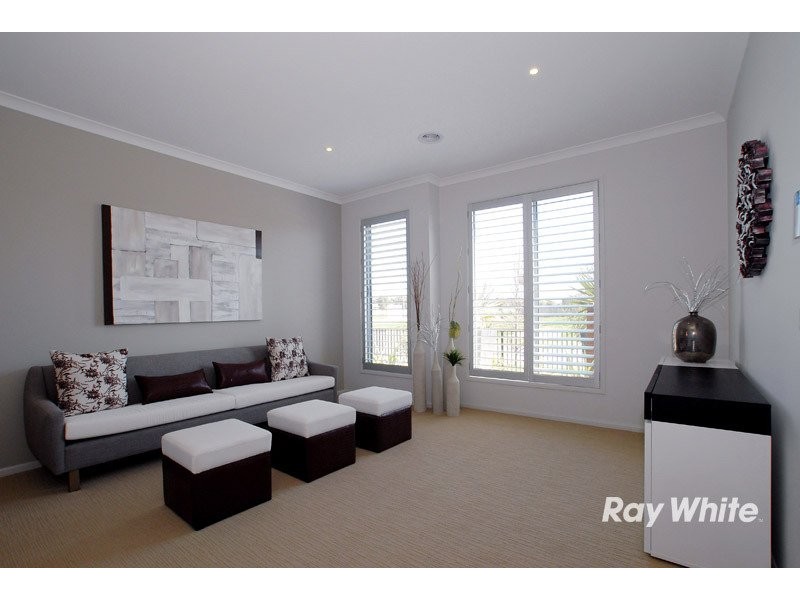 4 Torney Street, Cranbourne East VIC 3977
