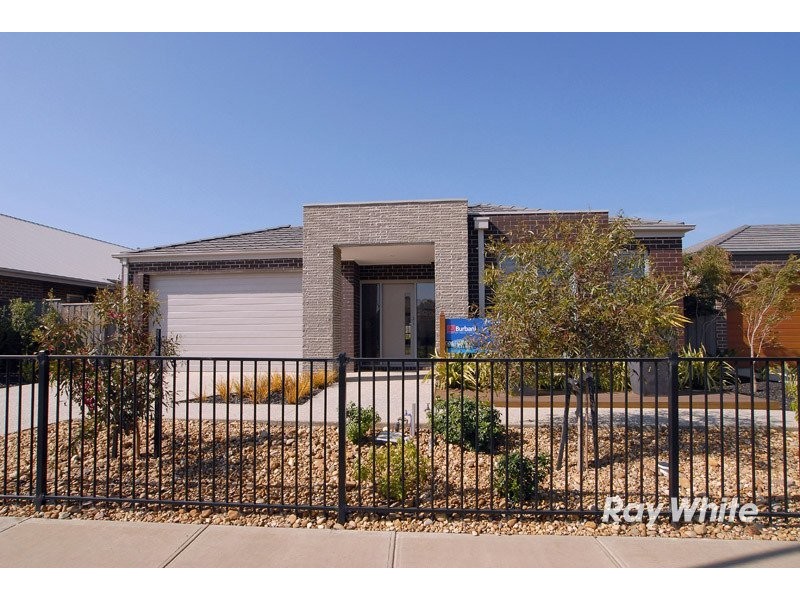 4 Torney Street, Cranbourne East VIC 3977