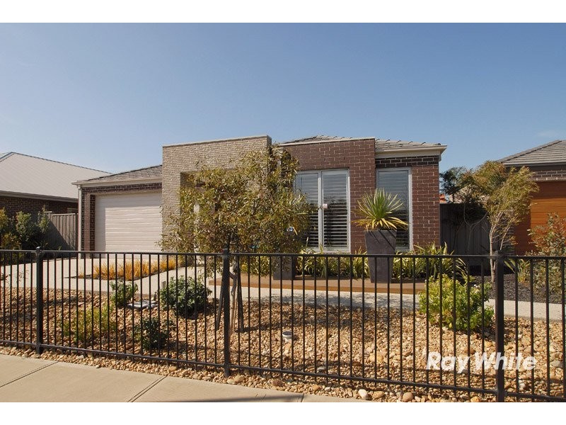 4 Torney Street, Cranbourne East VIC 3977
