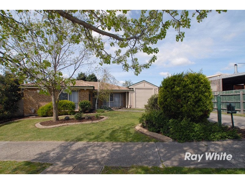 52 Amber Crescent, Narre Warren VIC 3805