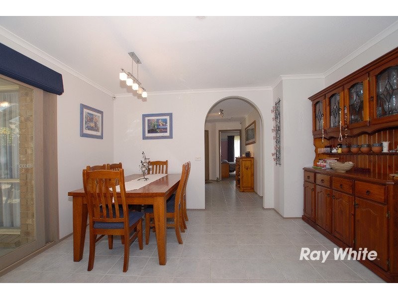 52 Amber Crescent, Narre Warren VIC 3805