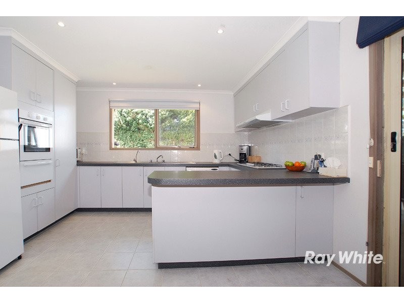 52 Amber Crescent, Narre Warren VIC 3805