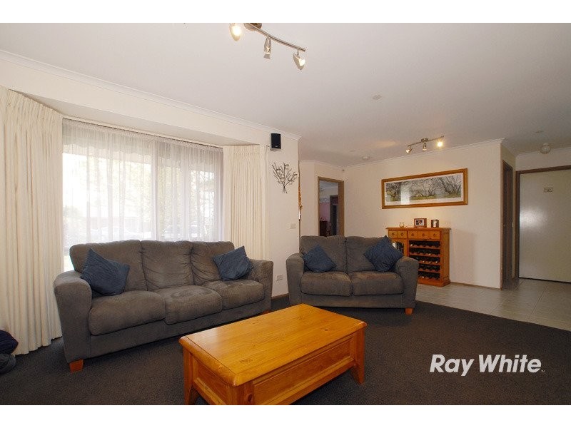 52 Amber Crescent, Narre Warren VIC 3805