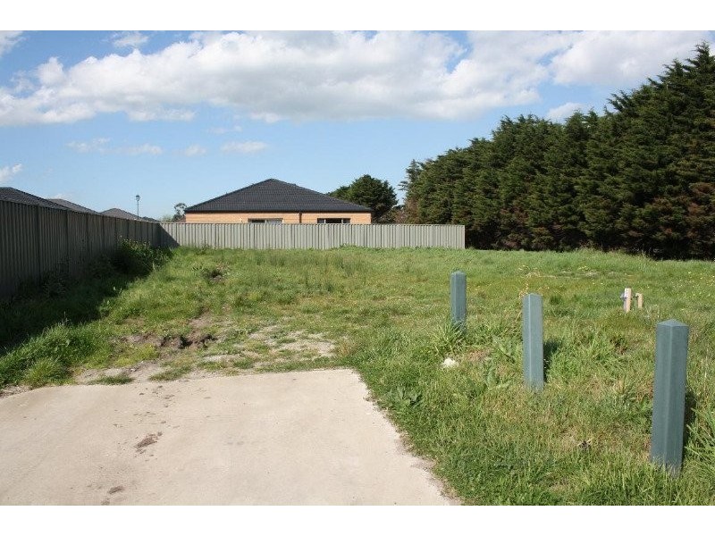 3 Terrier Mews, Cranbourne East VIC 3977