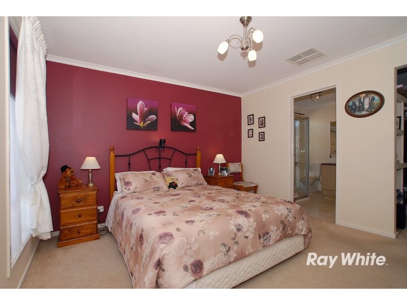 3 Butterfield Place, Cranbourne VIC 3977