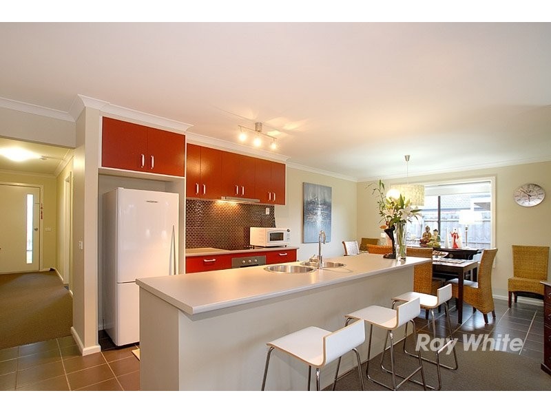 8 Danita Way, Cranbourne VIC 3977