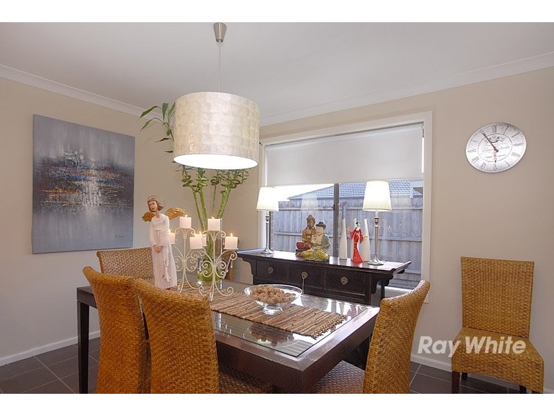 8 Danita Way, Cranbourne VIC 3977