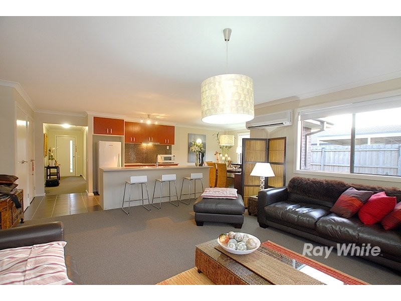 8 Danita Way, Cranbourne VIC 3977
