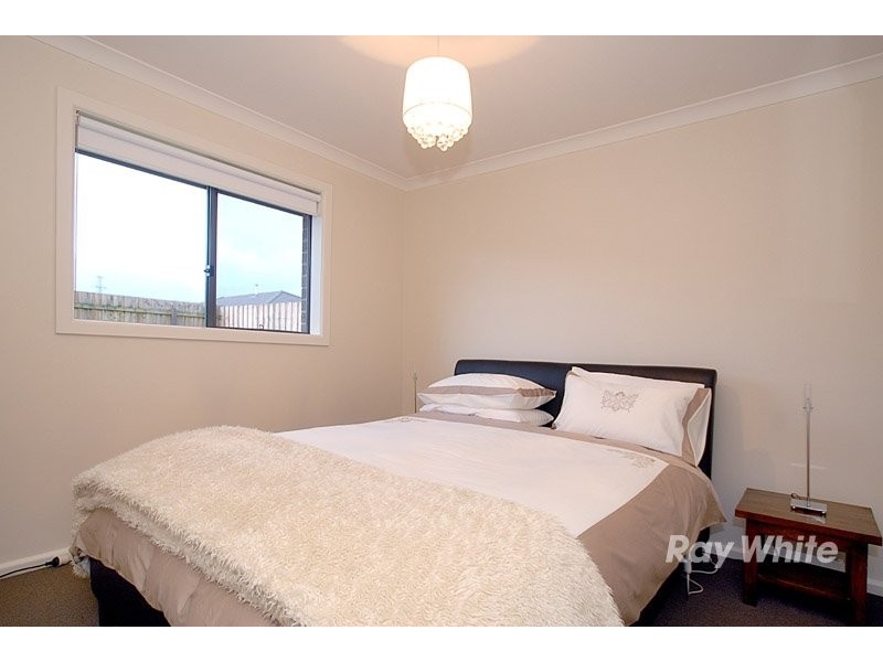 8 Danita Way, Cranbourne VIC 3977