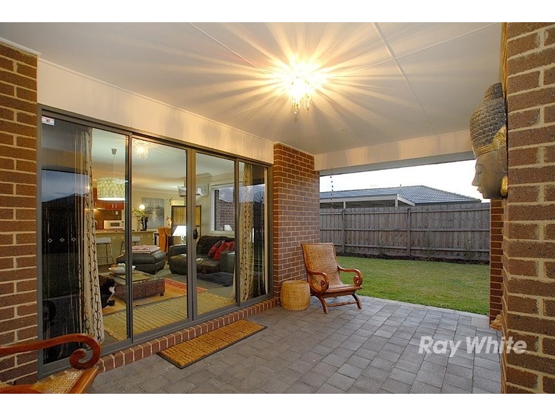8 Danita Way, Cranbourne VIC 3977