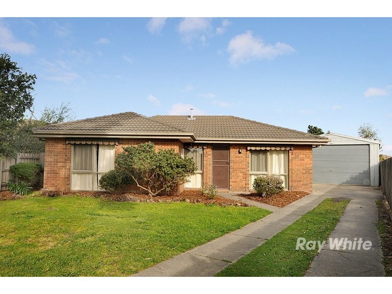 8 Fraser Court, Cranbourne North VIC 3977