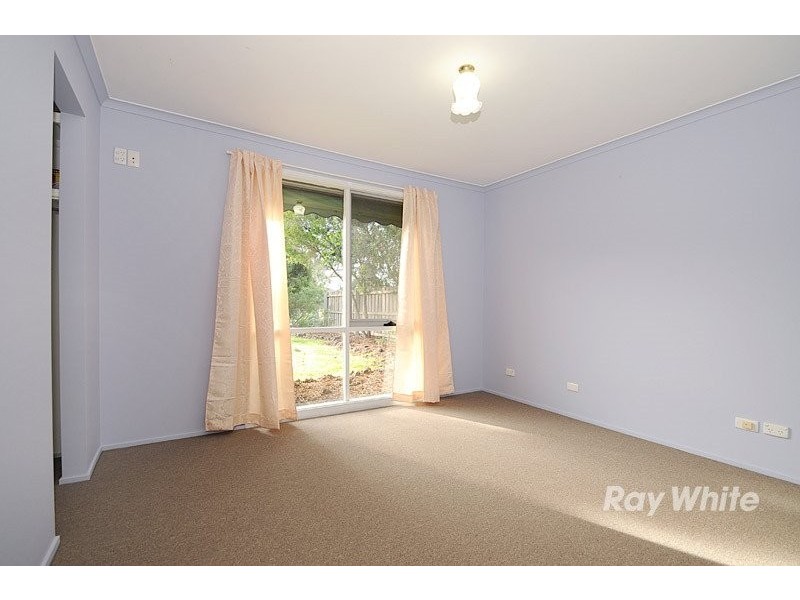 8 Fraser Court, Cranbourne North VIC 3977