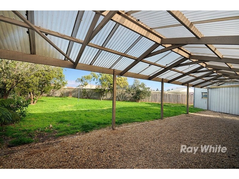 8 Fraser Court, Cranbourne North VIC 3977