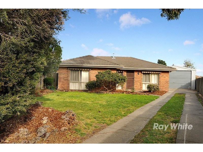 8 Fraser Court, Cranbourne North VIC 3977