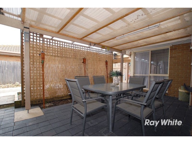 6 Rebecca Court, Cranbourne VIC 3977