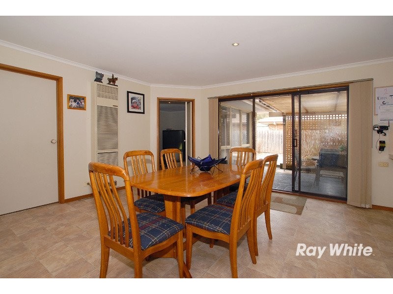 6 Rebecca Court, Cranbourne VIC 3977