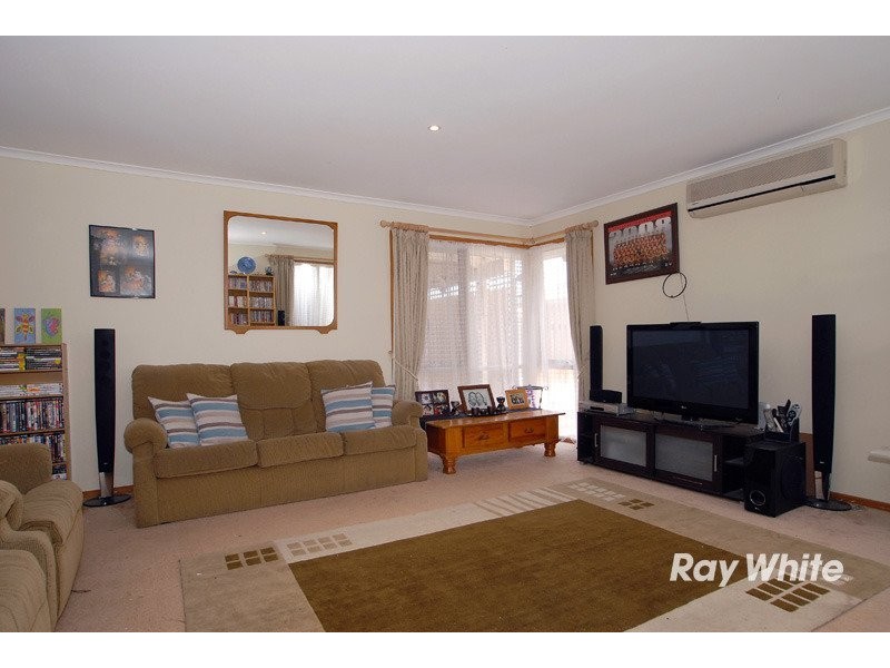 6 Rebecca Court, Cranbourne VIC 3977