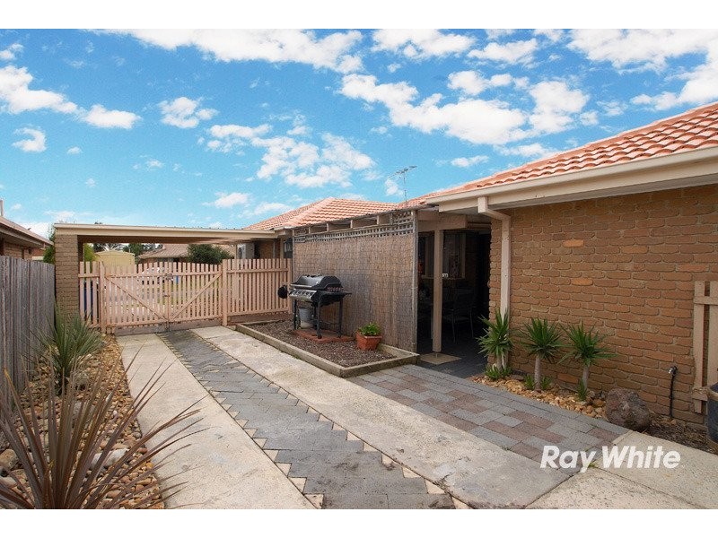 6 Rebecca Court, Cranbourne VIC 3977