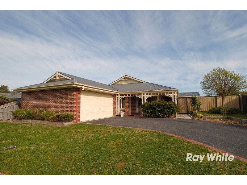 13 Wicklow Drive, Cranbourne VIC 3977