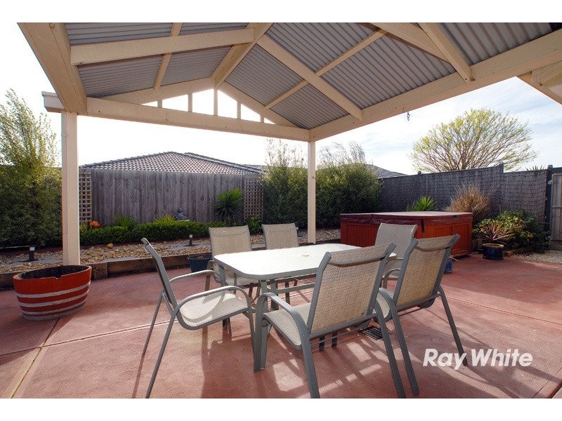 13 Wicklow Drive, Cranbourne VIC 3977