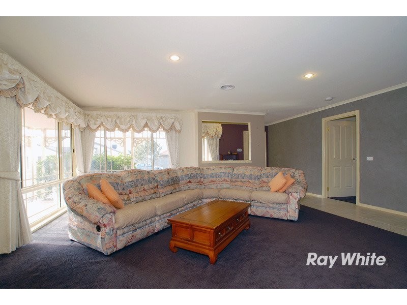 13 Wicklow Drive, Cranbourne VIC 3977