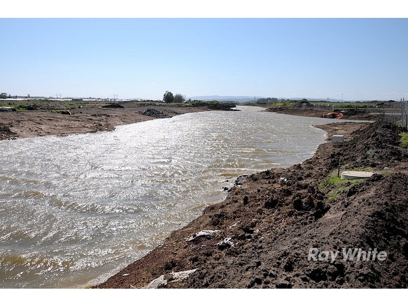 82 Mckillop Way, Clyde North VIC 3978