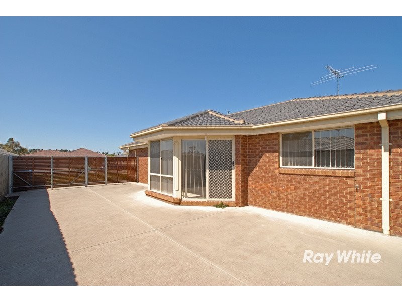 14 Dunferline Crescent, Cranbourne VIC 3977