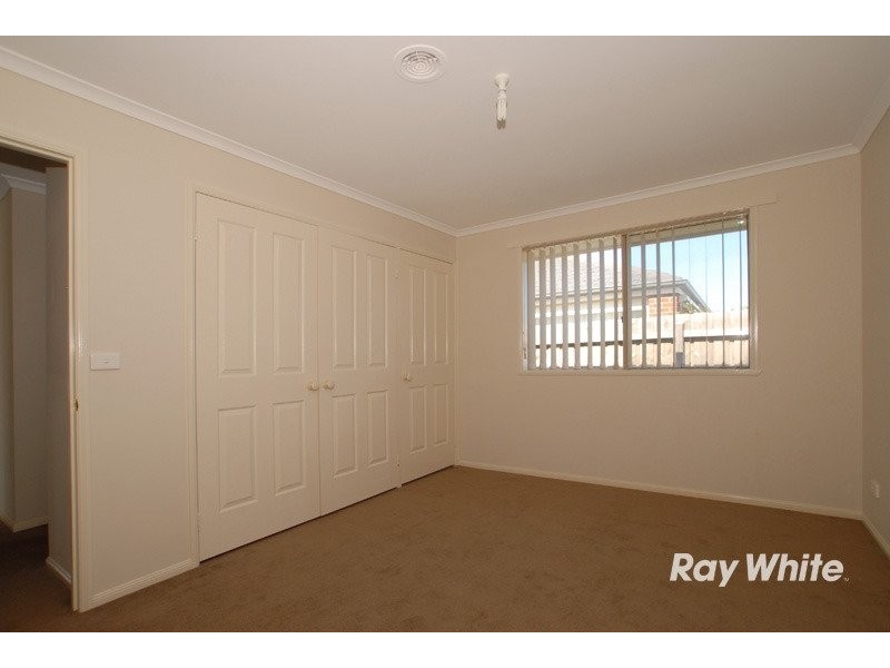 14 Dunferline Crescent, Cranbourne VIC 3977