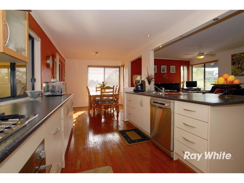 62 Browns Road, Devon Meadows VIC 3977