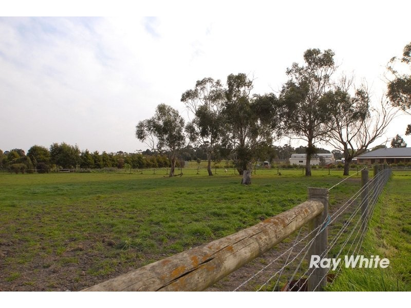 62 Browns Road, Devon Meadows VIC 3977