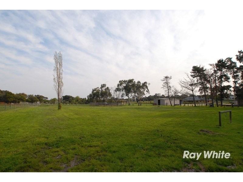 62 Browns Road, Devon Meadows VIC 3977