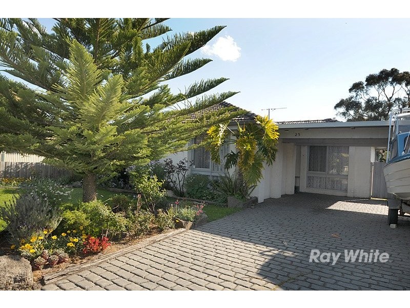 25 Lorna Street, Cranbourne VIC 3977