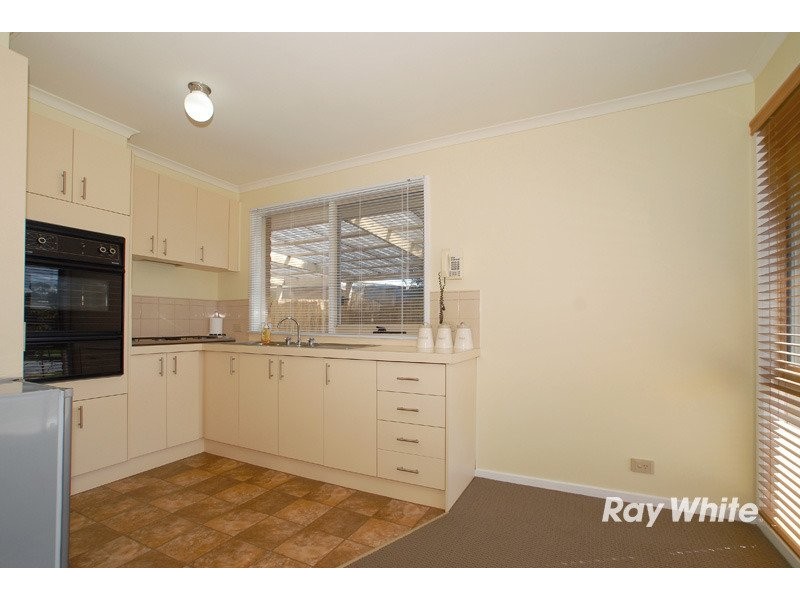 8 Terrence Drive, Cranbourne VIC 3977