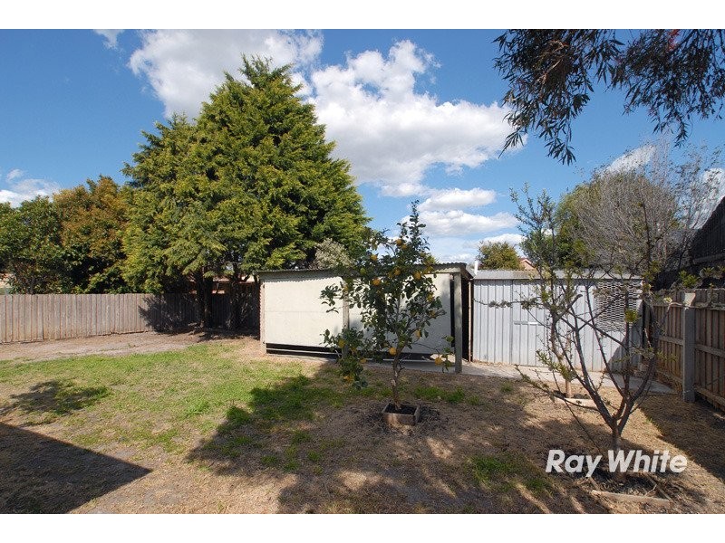 8 Terrence Drive, Cranbourne VIC 3977