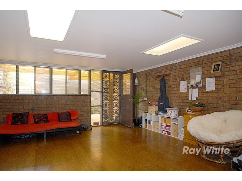 6 Glenbourne Road, Cranbourne VIC 3977