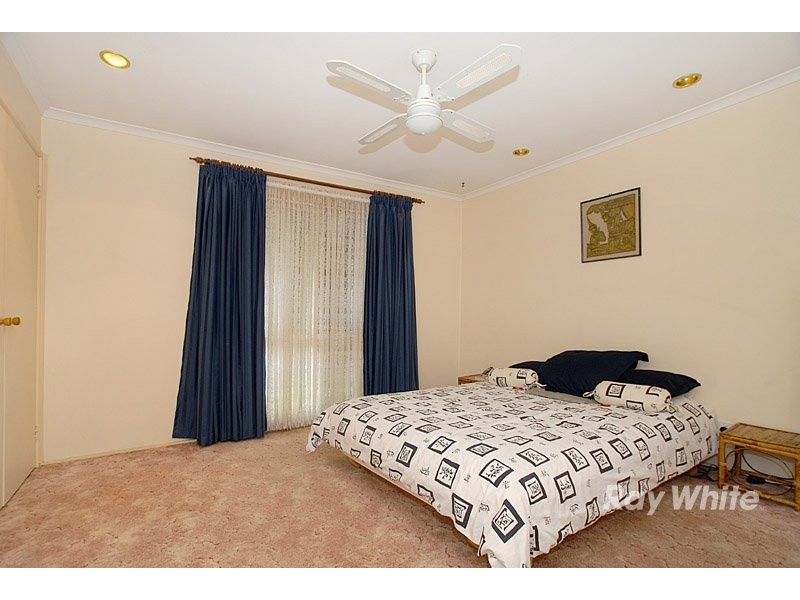 6 Glenbourne Road, Cranbourne VIC 3977