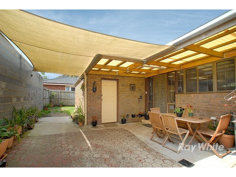 6 Glenbourne Road, Cranbourne VIC 3977