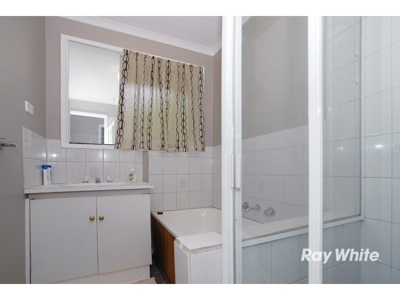 1 Saxonwood Drive, Narre Warren VIC 3805