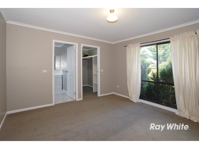 1 Saxonwood Drive, Narre Warren VIC 3805